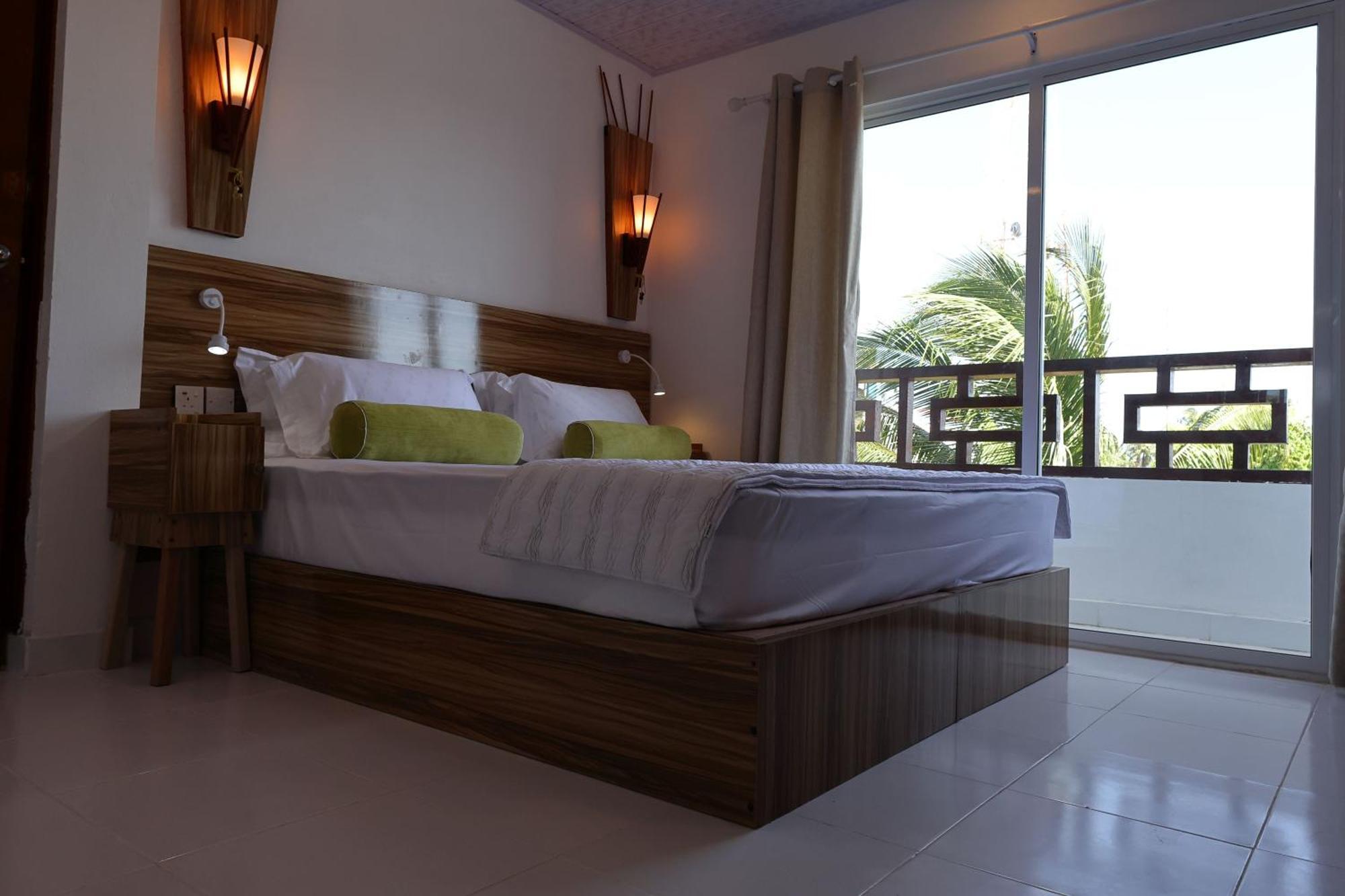 Batuta Maldives Fourson Ξενοδοχείο Thulusdhoo Εξωτερικό φωτογραφία